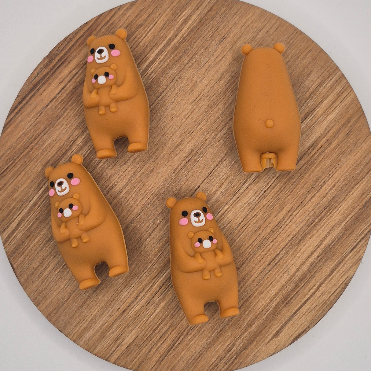 Bear Mom and Baby - 3d Focal