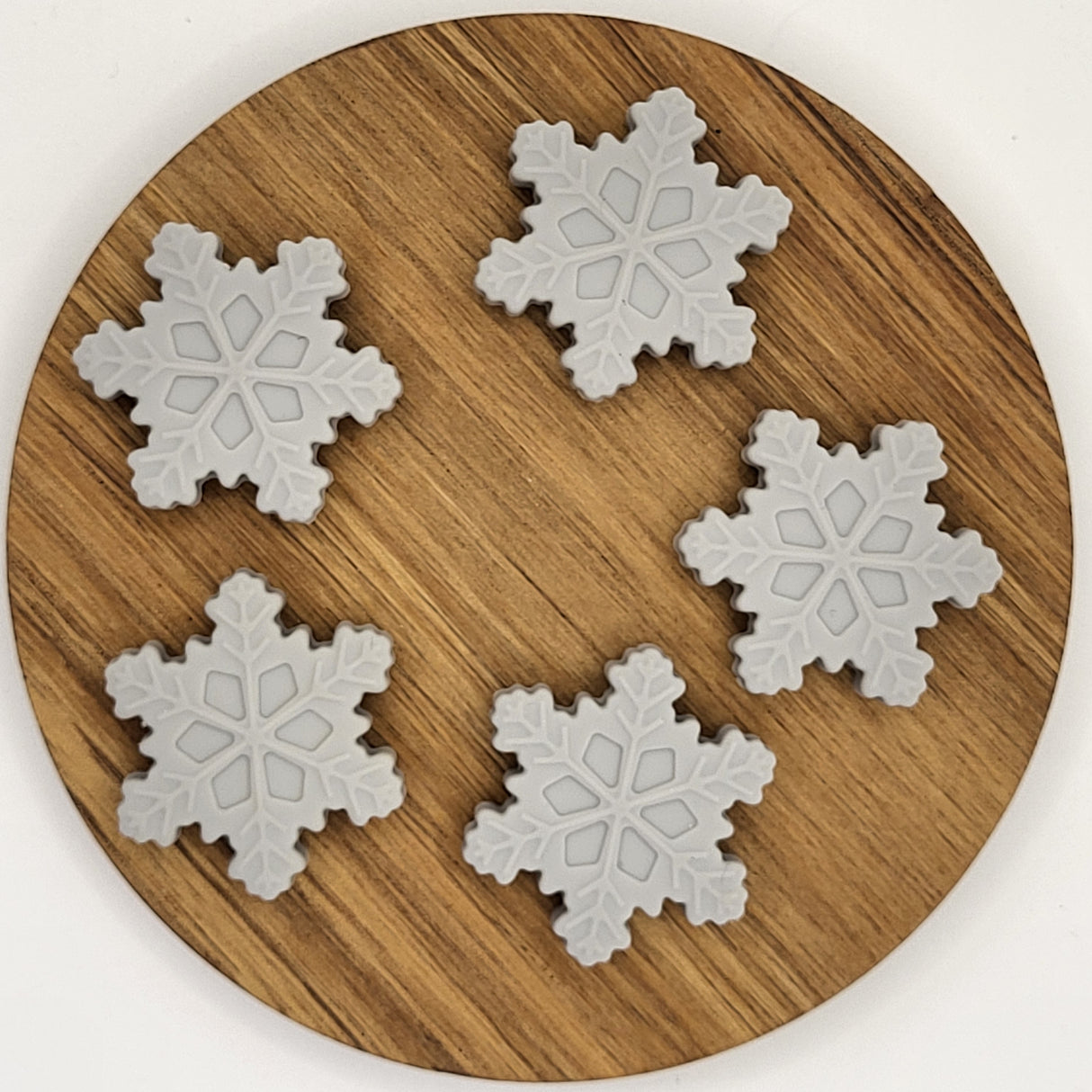 Gray Snowflake - Focal