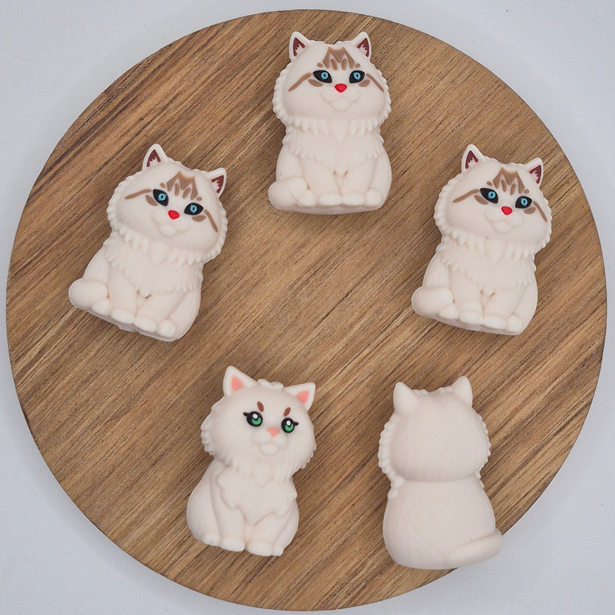 White Cat - 3d Focal