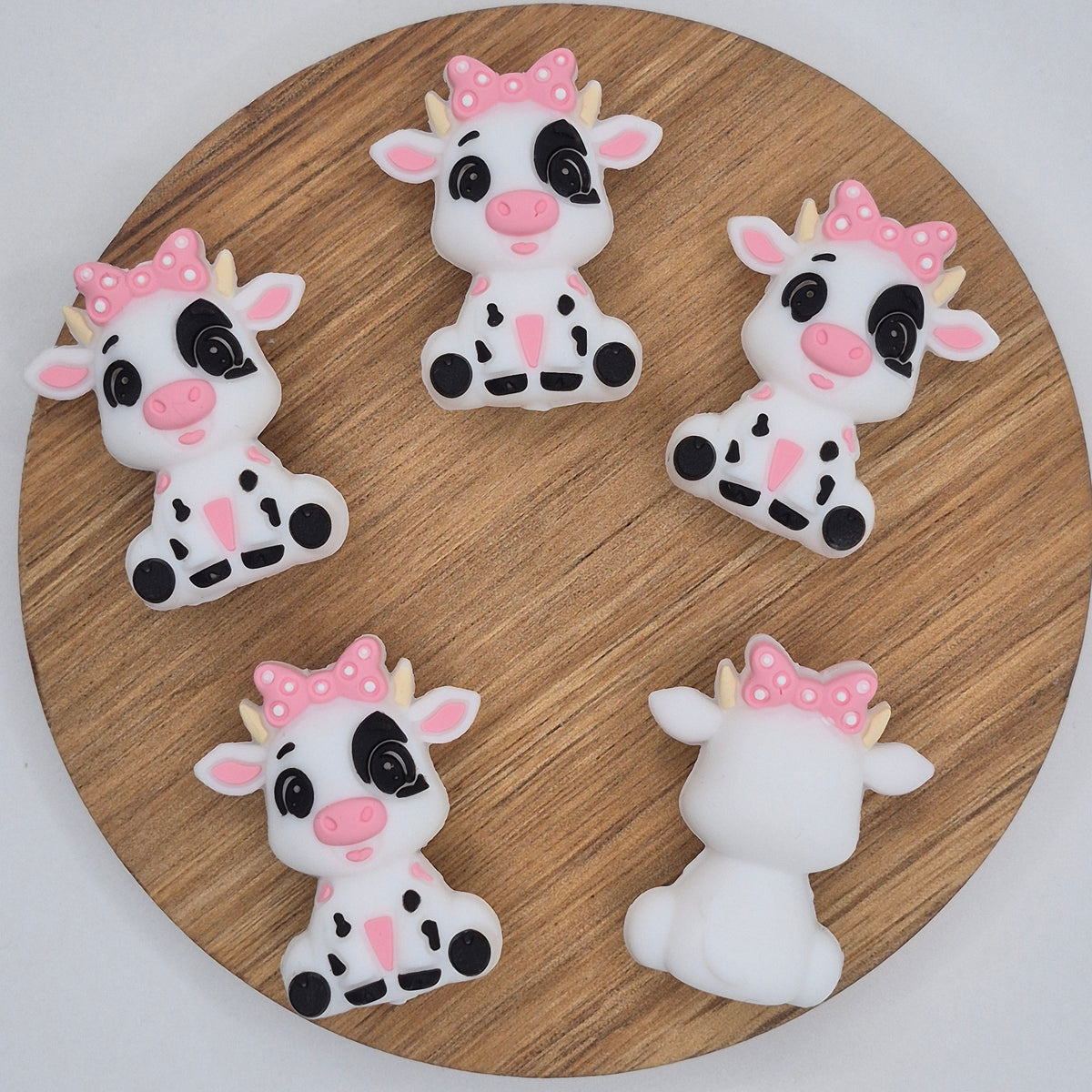 Cow with Bow - 3d Focal