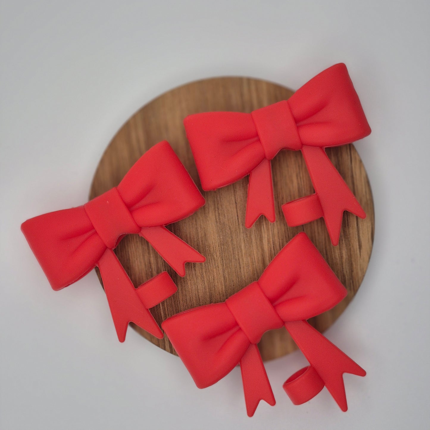 Red Bow Straw Topper