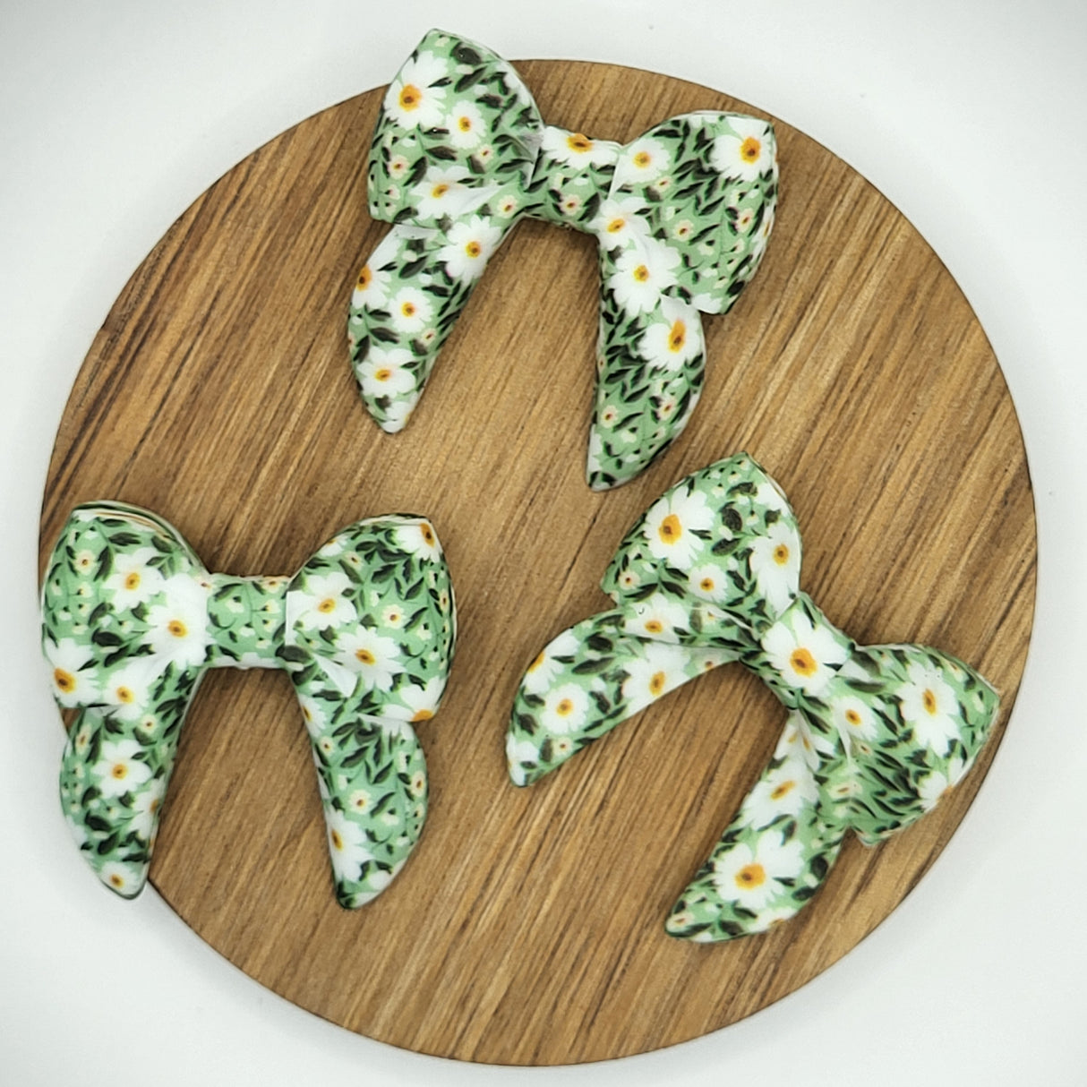 Daisy Fields Bow - 3d Focal