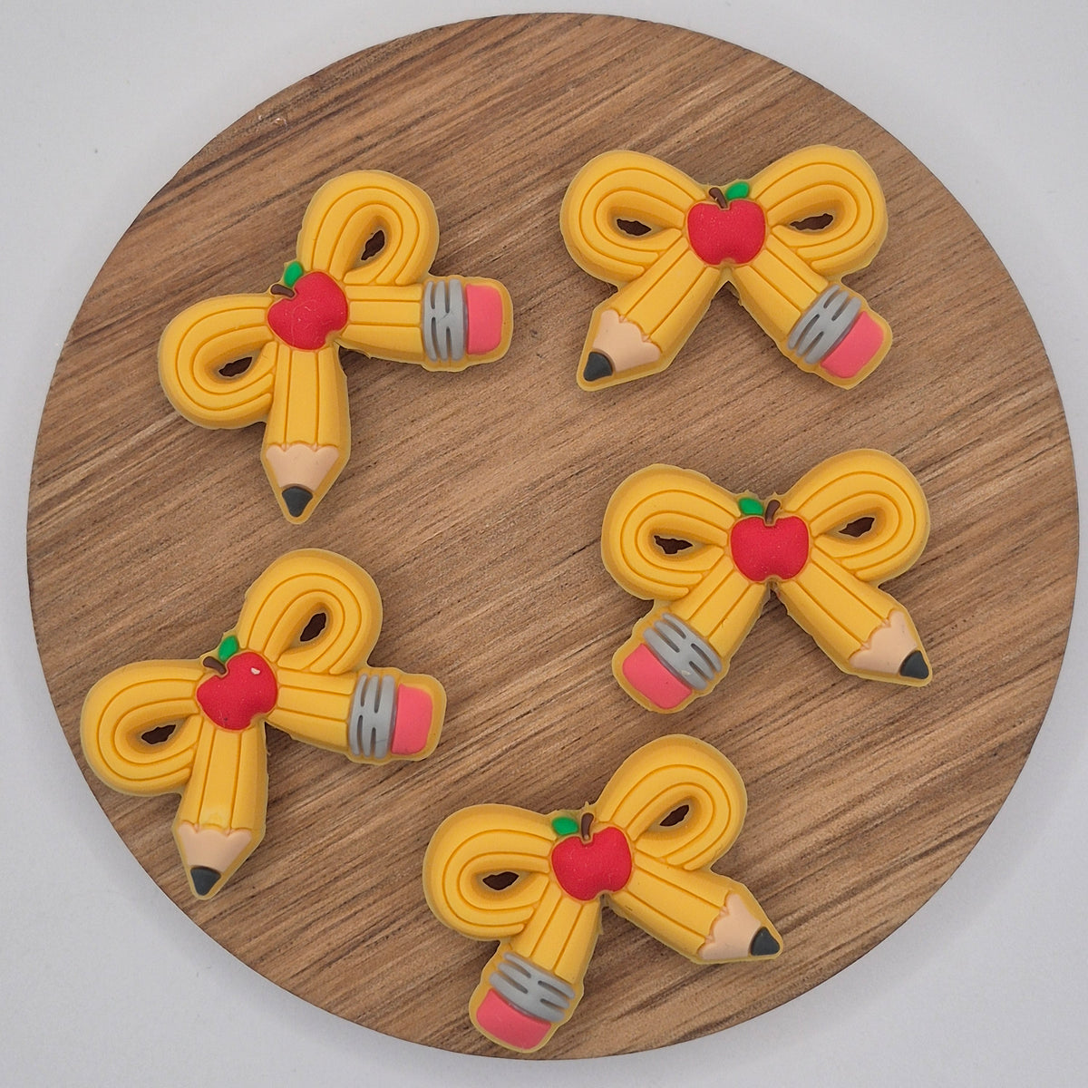 Pencil Bow -  3d Focal