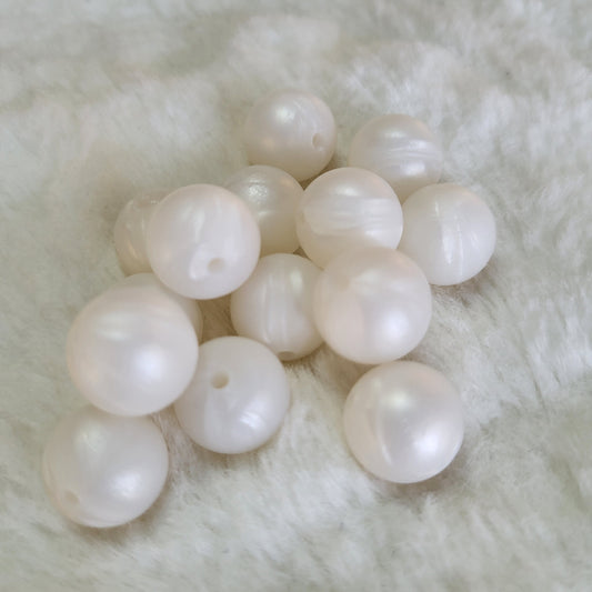 Metallic White 15mm Solid Silicone Beads