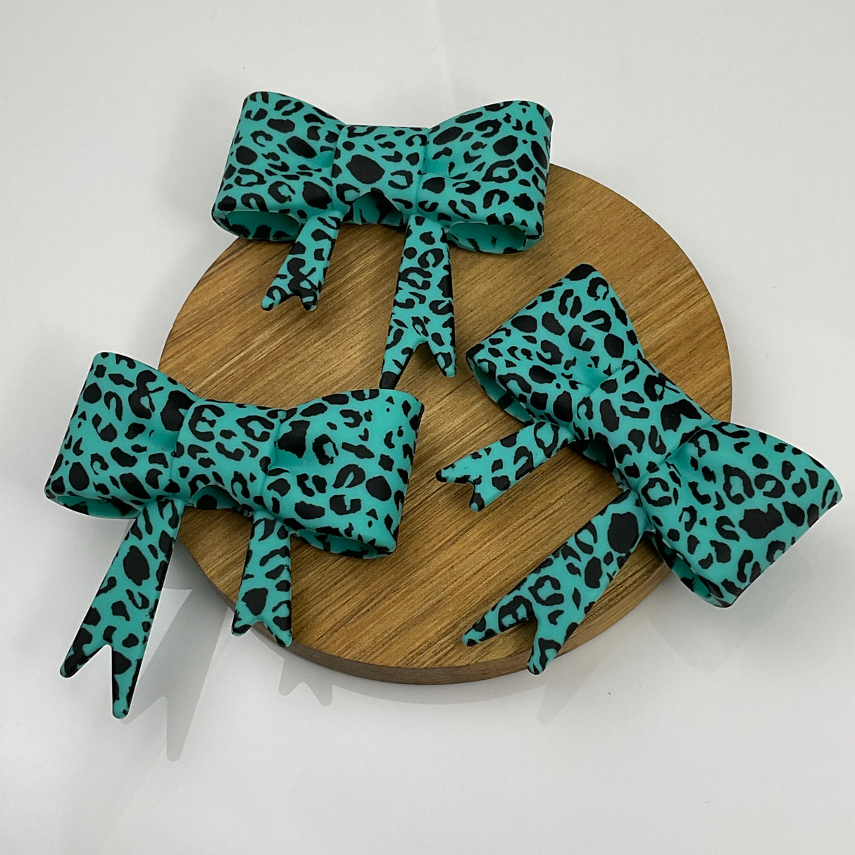 Dragon Tail Glam Bow Bead