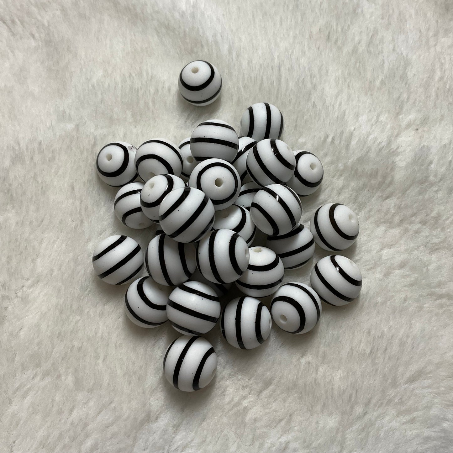 Luna’s Lines 15mm Silicone Bead