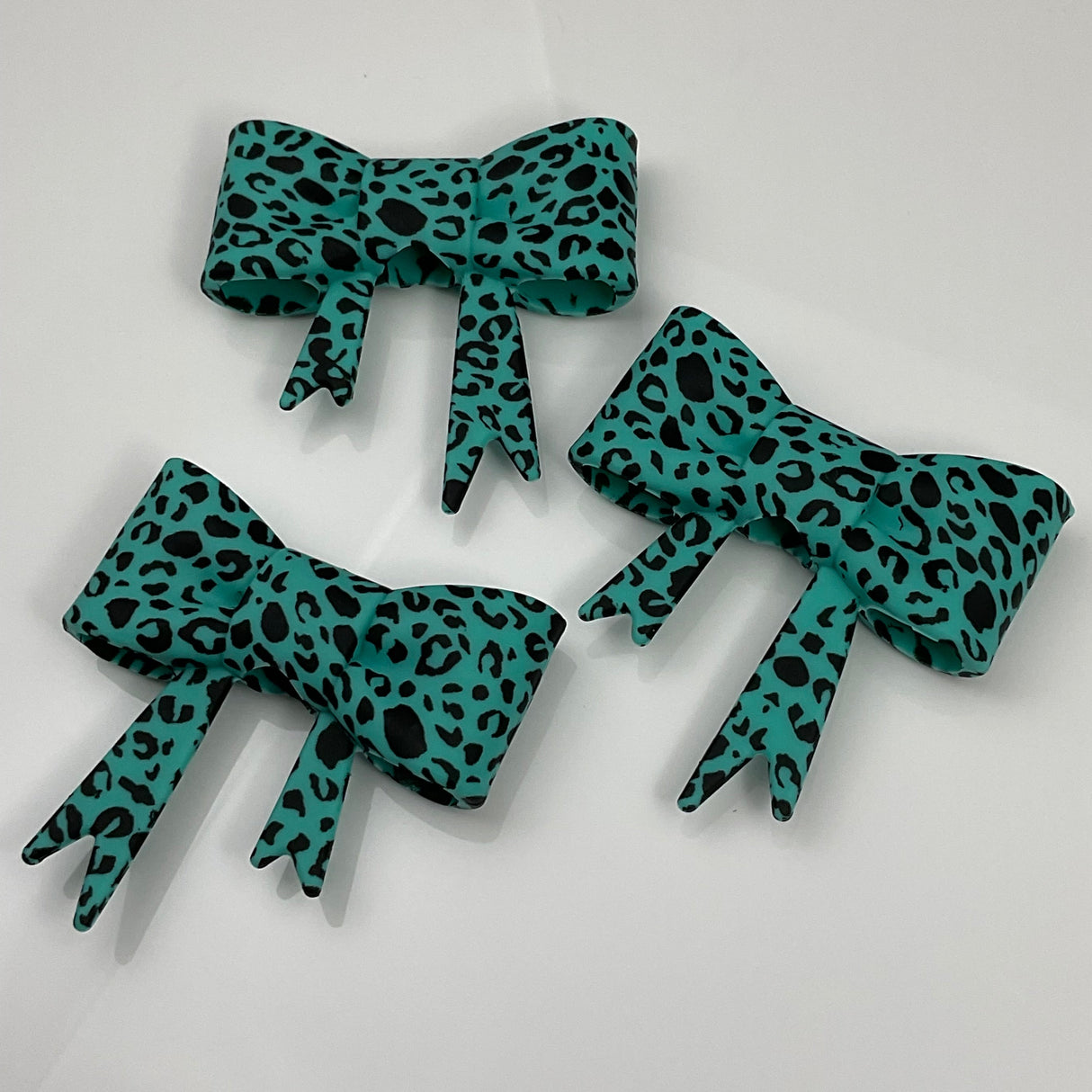 Dragon Tail Glam Bow Bead