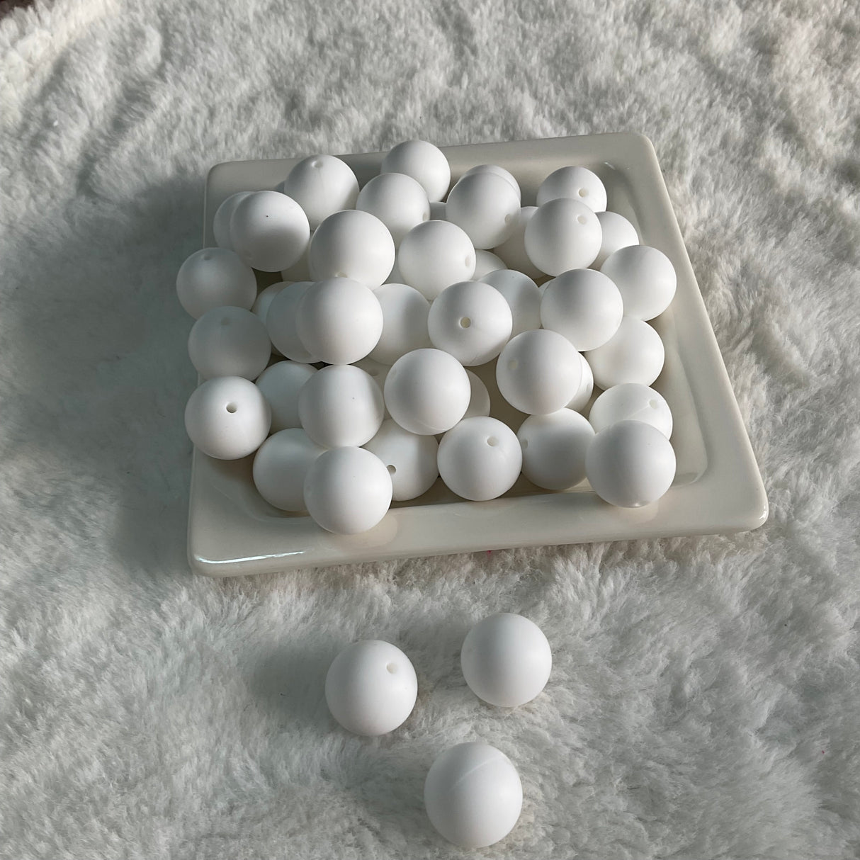 White 19mm Silicone Bead