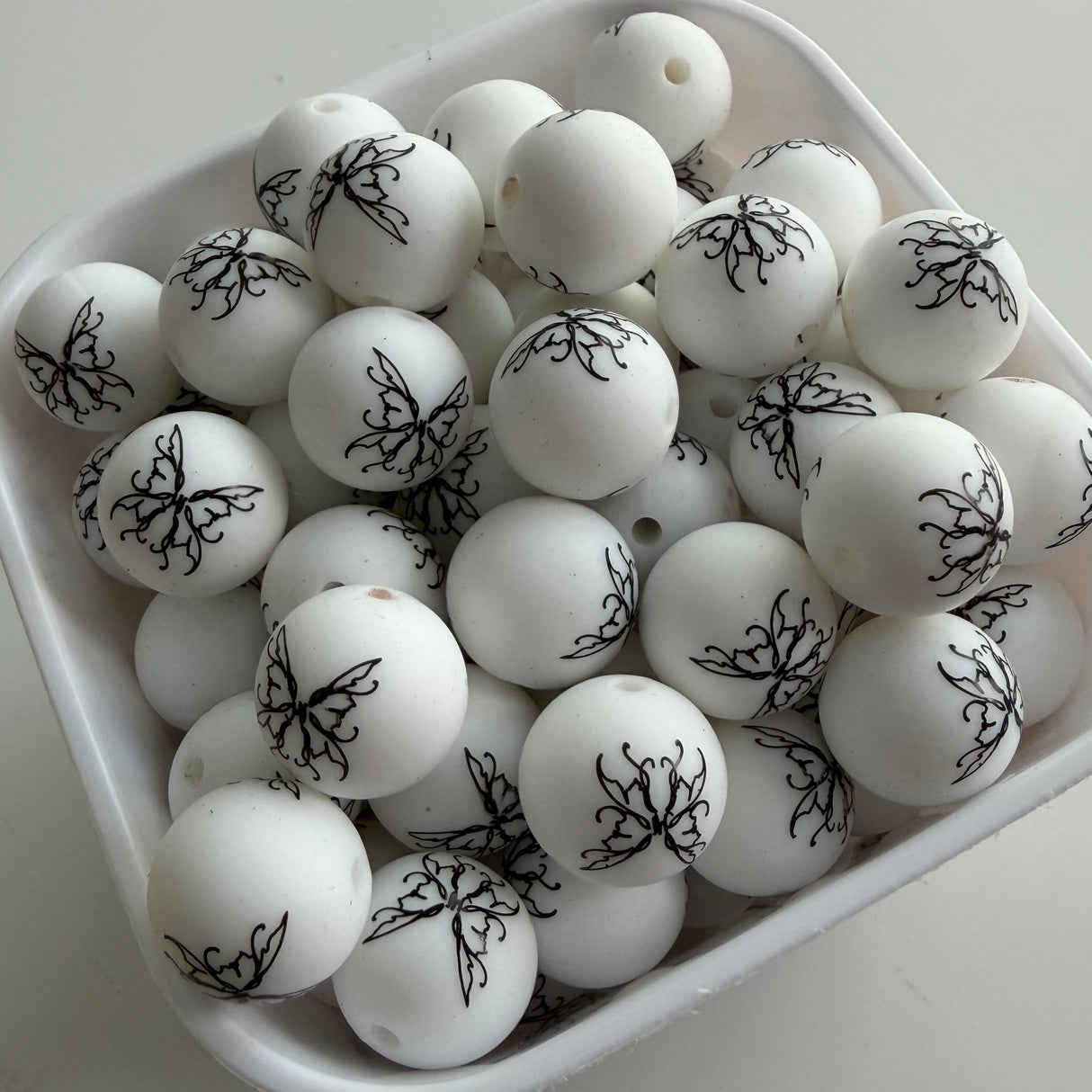 Flutter Light 15mm Silicone Bead