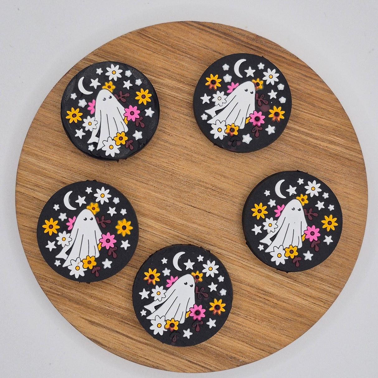 Ghost with Moon and flowers - Focal