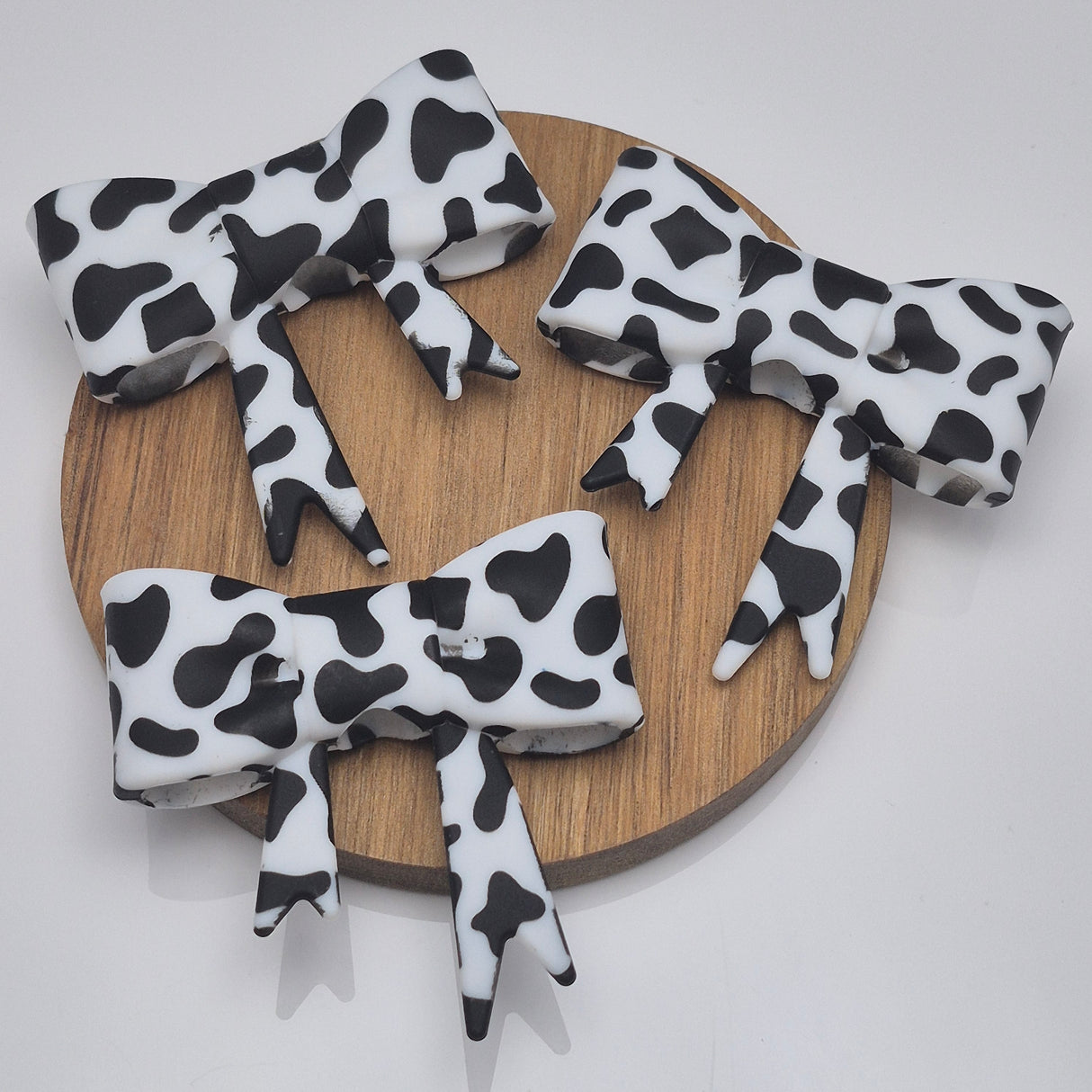 Spotted Glam Bow Bead