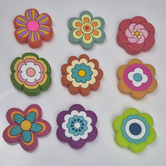 Retro Flowers - Focal