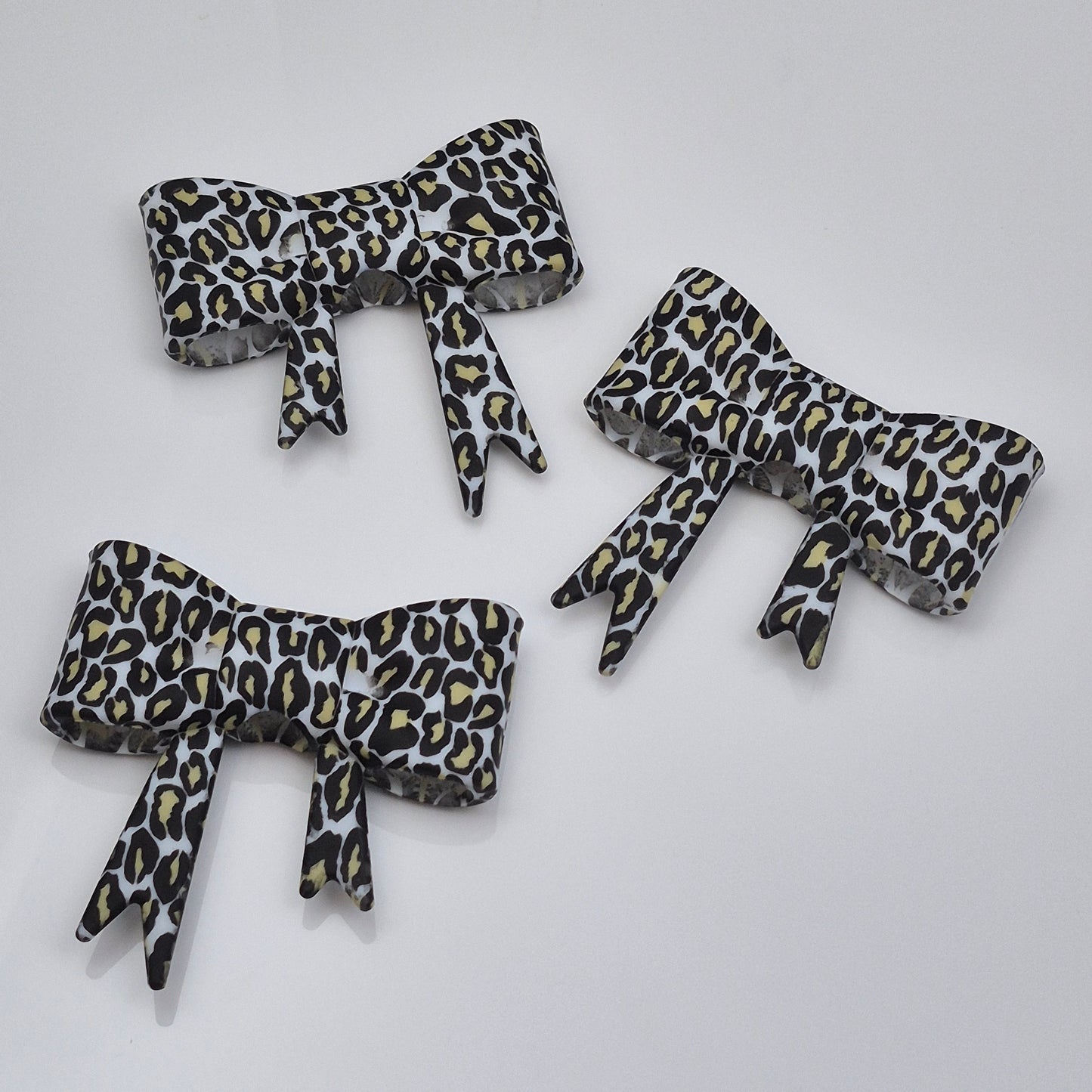 White Jungle Bow Bead