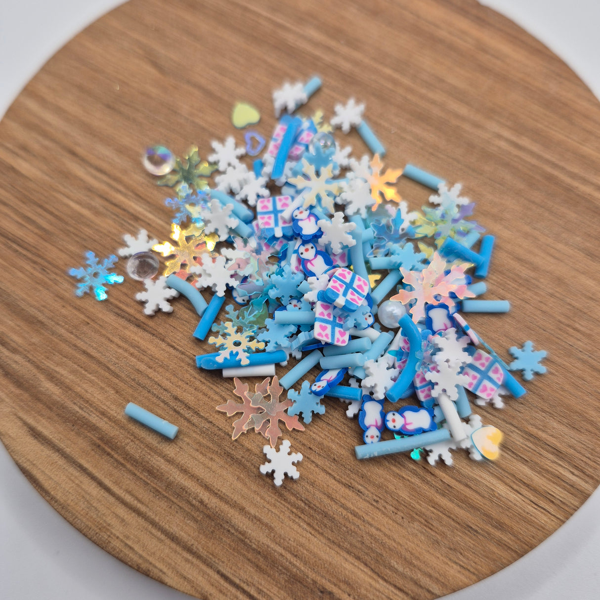 Penguins, Gifts, & Snowflakes Confetti/Faux Sprinkles (6grams)
