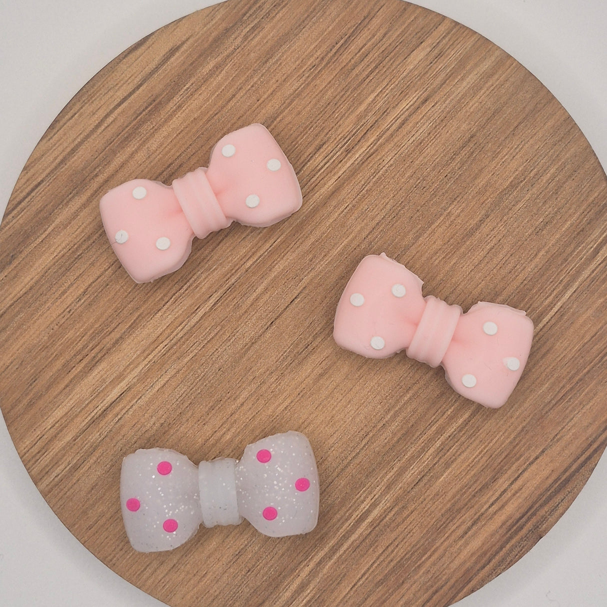 3d bow with dots -  3d Focal