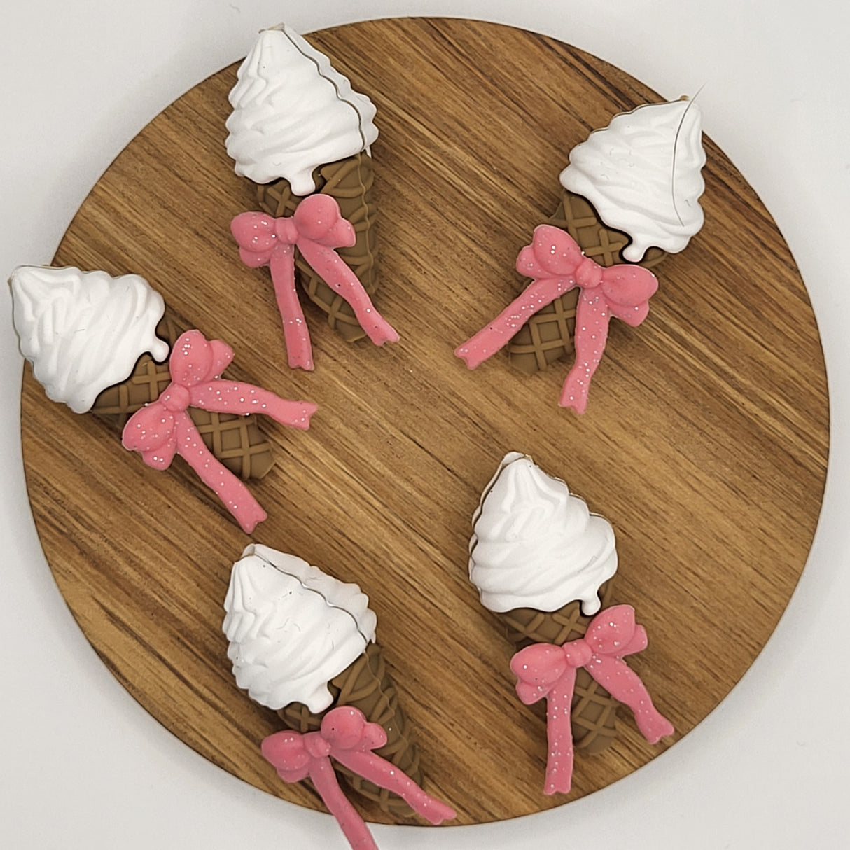 Ice Cream with Bow -  3d Focal