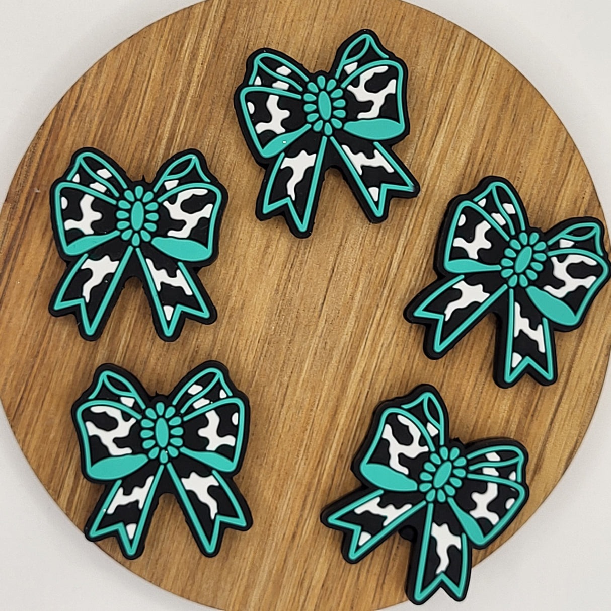 Turquoise Piece Bow - Focal