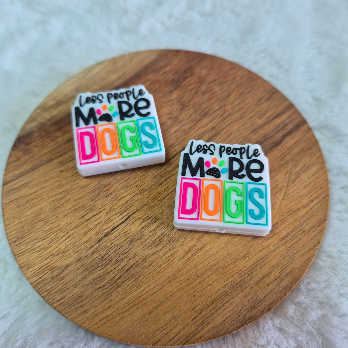 Less People More Dags - Focal