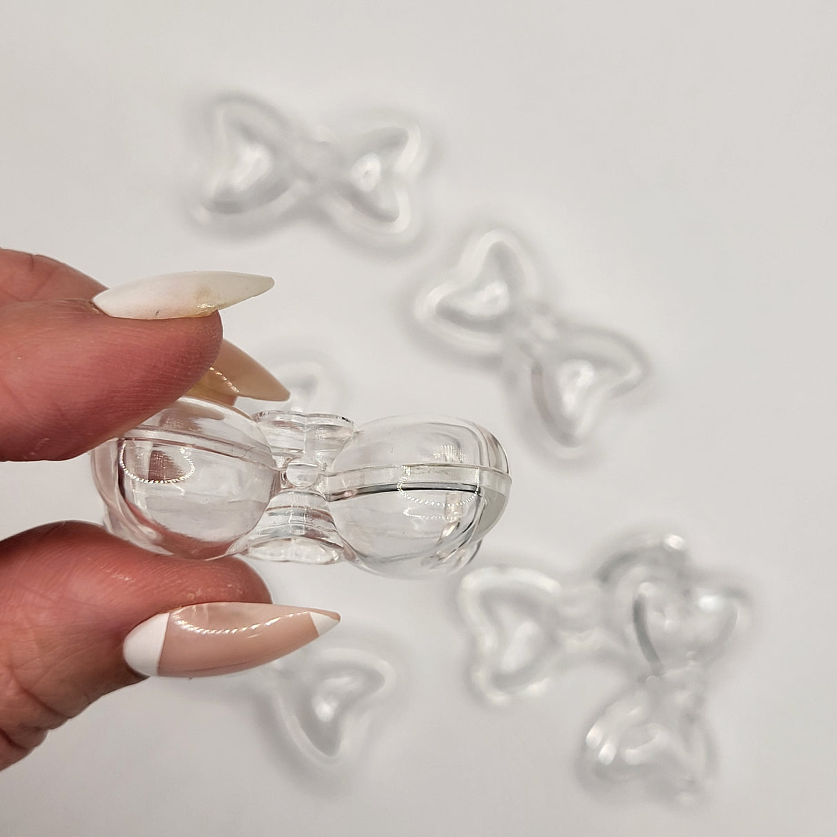 Clear Bow Snow Globe Case for Beadable Pen/Bar Items