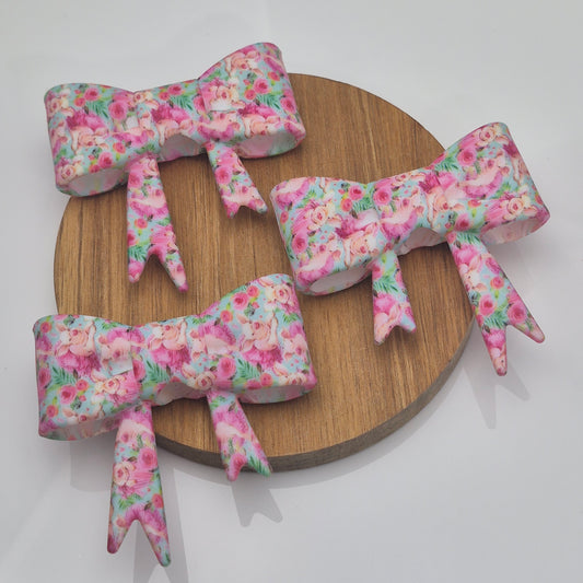 Farmer's Daughter (w/ Pig) Bow Bead